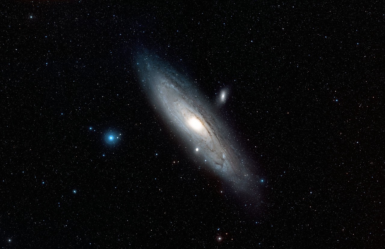 Androméda-galaxis – Wide-field view of the Andromeda Galaxy