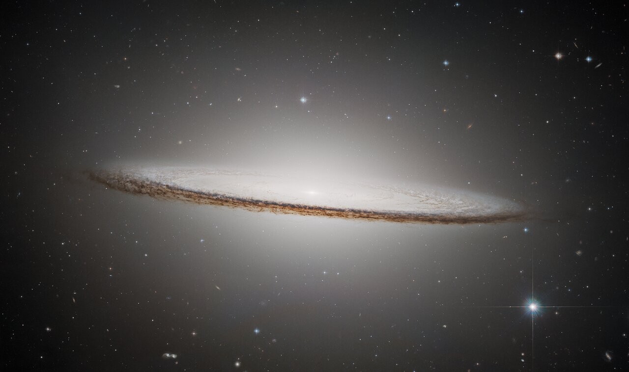 Sombrero-galaxis – Sombrero Galaxy